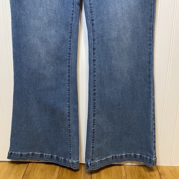 Wide Leg Jeans - Picture 3 of 15